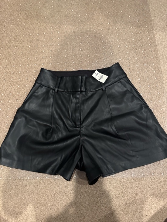 Express Black Faux Leather High-Waist Shorts size 2 - Picture 7 of 7